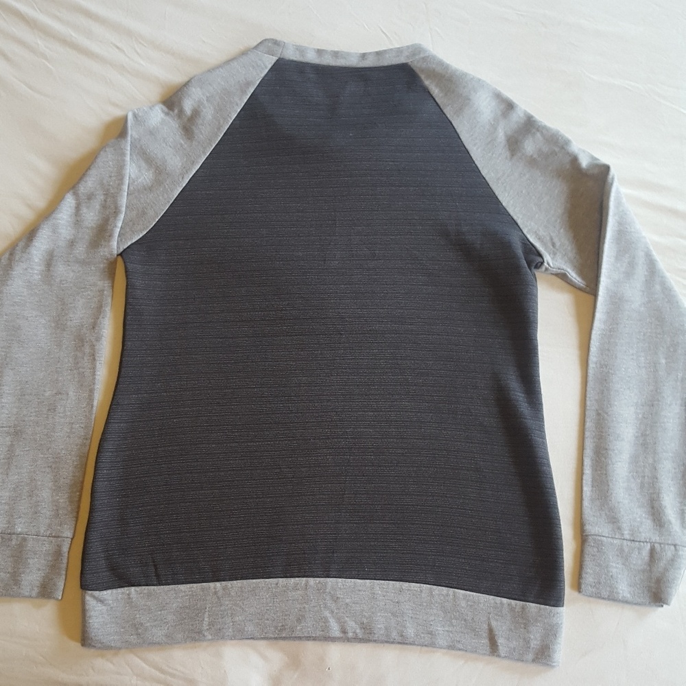 Nwt Woman's Ravens sweatshirt sz m - Picture 4 of 4